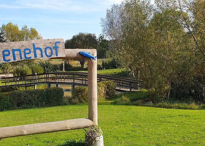 Peenehof Koeppen - Ferienwohnungen & Schlaffaesser