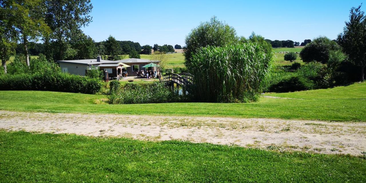 Peenehof Koeppen - & Schlaffaesser * Jordenstorf