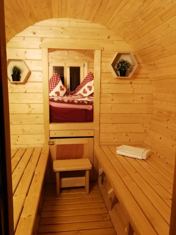 Peenehof Koeppen - & Schlaffaesser *